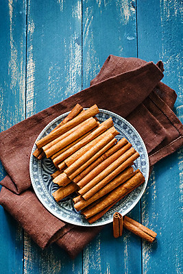 포토 JPG 해외이미지 접시 음식 백그라운드 재료 탁자 디저트 건조 요리 사람없음 장식 갈색 주방 조미료 막대기 달콤 향신료 오브젝트 향 시나몬 해외202004 해외포토 식기 컬러 가구 맛 향미료 파일형식