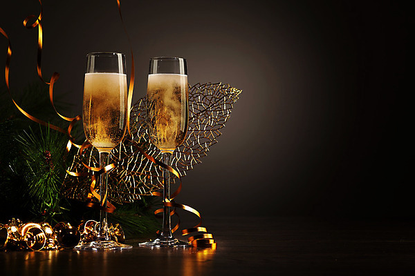 포토 JPG 해외이미지 디자인 기념일 행복 리본 음료 백그라운드 크리스마스 겨울 검은배경 새로움 기념 선물 사랑 사람없음 빛 상자 파티 축제 낭만 축하 알코올 샴페인 샴페인잔 해외202004 해외포토 계절 감정 컨셉 술잔 주류 이벤트 검은색 파일형식