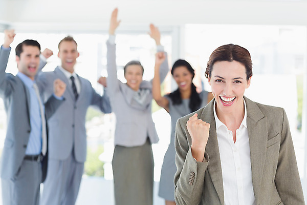 포토 JPG 해외이미지 백인 여자 남자 행복 중년 50대 비즈니스 응원 성공 실내 사람 여러명 상반신 20대 성인 30대 기쁨 축하 직장인 비즈니스맨 비즈니스우먼 동료 직원 흥분 필승 해외202004 해외포토 서양인 직업 감정 다수 컨셉 관계 청년 내부 장년 우승 파일형식