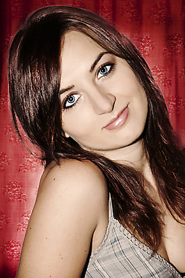 포토 JPG 해외이미지 여자 얼굴 한명 미소 사람 성인 청춘 흰색 해외202004 해외포토 1 컬러 컨셉 표정 신체부위 파일형식