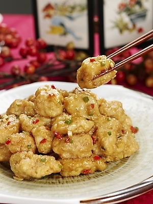 포토 JPG 스튜디오촬영 그릇 식기 접시 열매 음식 젓가락 실내 근접촬영 사람없음 장식 세로 중식 나뭇가지 라조기 랴자오지 미니병풍 국내포토 나무 식물 뷰포인트 수저 내부 파일형식