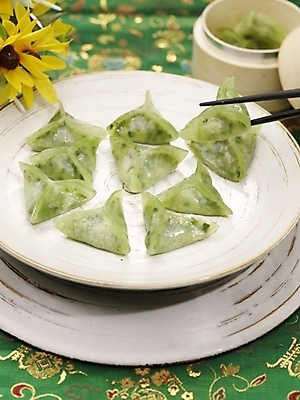 포토 JPG 스튜디오촬영 그릇 식기 접시 꽃 음식 가마_이동수단 실내 근접촬영 사람없음 장식 세로 노란색 중식 만두 딤섬 루드베키아 비취교자 국내포토 식물 교통수단 뷰포인트 컬러 파일형식