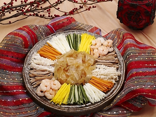 포토 JPG 스튜디오촬영 그릇 식기 접시 음식 채소 오이 새우 실내 근접촬영 사람없음 장식 중식 당근 해삼 양장피 국내포토 뷰포인트 뿌리채소 갑각류 내부 해산물 파일형식