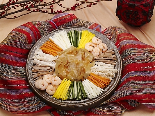 포토 JPG 스튜디오촬영 그릇 식기 접시 음식 채소 오이 새우 실내 근접촬영 사람없음 장식 중식 당근 해삼 양장피 국내포토 뷰포인트 뿌리채소 갑각류 내부 해산물 파일형식