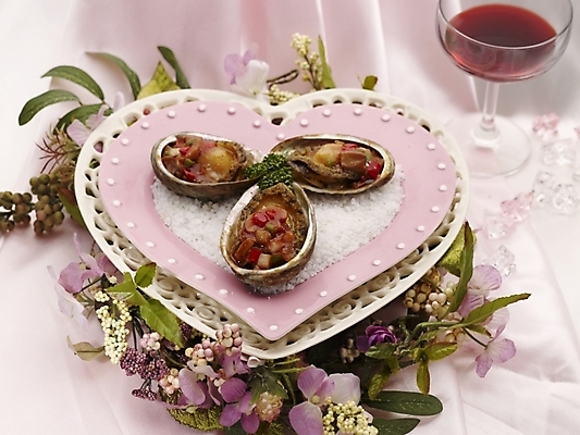 포토 JPG 스튜디오촬영 그릇 식기 접시 꽃 음식 분홍색 와인잔 실내 근접촬영 사람없음 장식 초록색 하이앵글 중식 와인 전복요리 국내포토 식물 뷰포인트 컬러 술잔 주류 파일형식