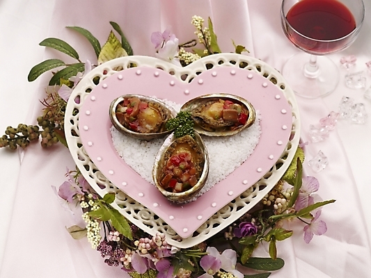 포토 JPG 스튜디오촬영 그릇 식기 접시 꽃 음식 분홍색 와인잔 실내 근접촬영 사람없음 장식 초록색 하이앵글 중식 와인 전복요리 국내포토 식물 뷰포인트 컬러 술잔 주류 내부 파일형식