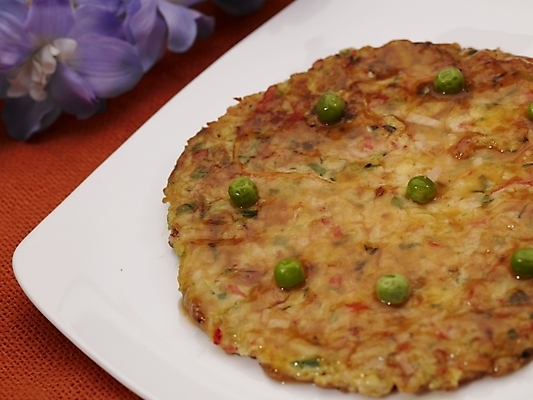 포토 JPG 스튜디오촬영 그릇 식기 접시 꽃 음식 실내 근접촬영 사람없음 장식 가로 초록색 중식 식탁보 전 부침개 강낭콩 게살계란후라이 국내포토 식물 한식 뷰포인트 컬러 콩 내부 계란프라이 파일형식