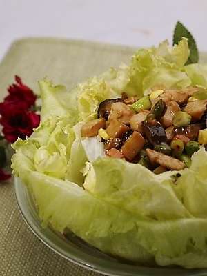 포토 JPG 스튜디오촬영 그릇 식기 접시 음식 실내 옥수수 근접촬영 사람없음 장식 세로 중식 양상추 강낭콩 닭고기양상추쌈 양상추쌈 국내포토 뷰포인트 채소 콩 곡류 내부 쌈 파일형식