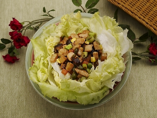 포토 JPG 스튜디오촬영 그릇 식기 접시 꽃 음식 실내 옥수수 근접촬영 사람없음 장식 가로 하이앵글 장미 중식 양상추 강낭콩 닭고기양상추쌈 양상추쌈 국내포토 식물 뷰포인트 채소 콩 곡류 쌈 파일형식