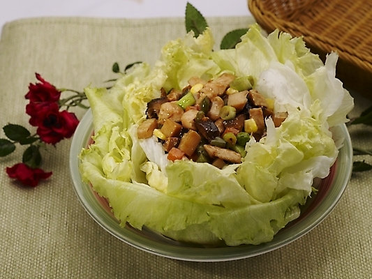 포토 JPG 스튜디오촬영 그릇 식기 접시 꽃 음식 실내 옥수수 근접촬영 사람없음 장식 가로 중식 양상추 강낭콩 닭고기양상추쌈 양상추쌈 국내포토 식물 뷰포인트 채소 콩 곡류 내부 쌈 파일형식