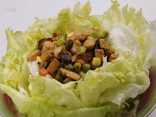 포토 JPG 스튜디오촬영 그릇 식기 접시 음식 실내 옥수수 근접촬영 사람없음 장식 가로 중식 양상추 강낭콩 닭고기양상추쌈 양상추쌈 국내포토 뷰포인트 채소 콩 곡류 내부 쌈 파일형식