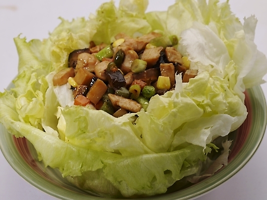 포토 JPG 스튜디오촬영 그릇 식기 접시 음식 실내 옥수수 근접촬영 사람없음 장식 가로 중식 양상추 강낭콩 닭고기양상추쌈 양상추쌈 국내포토 뷰포인트 채소 콩 곡류 내부 쌈 파일형식