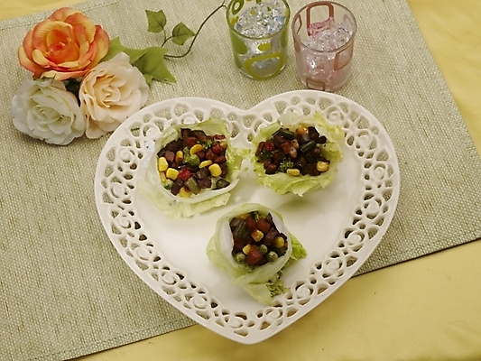 포토 JPG 스튜디오촬영 그릇 식기 접시 꽃 음식 잔 실내 옥수수 근접촬영 사람없음 장식 컵 가로 장미 중식 얼음 소고기 쌈 강낭콩 쇠고기양상추쌈 양상추쌈 국내포토 자연요소 식물 뷰포인트 콩 곡류 육류 내부 파일형식