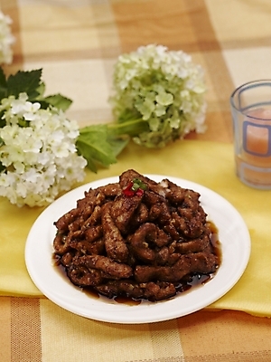 포토 JPG 스튜디오촬영 그릇 식기 접시 꽃 음식 실내 근접촬영 사람없음 장식 컵 세로 중식 경장육사 국내포토 식물 뷰포인트 내부 파일형식