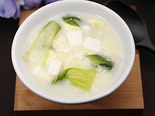 포토 JPG 스튜디오촬영 그릇 식기 접시 꽃 음식 실내 근접촬영 사람없음 장식 하이앵글 중식 탕 두부 산라탕 국내포토 식물 뷰포인트 내부 파일형식