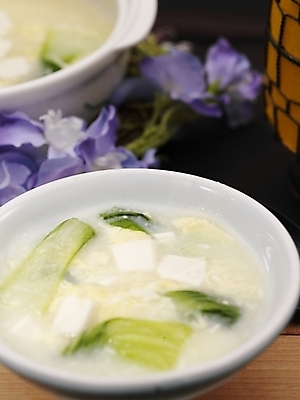 포토 JPG 스튜디오촬영 그릇 식기 접시 꽃 음식 실내 근접촬영 사람없음 장식 세로 중식 두부 산라탕 국내포토 식물 뷰포인트 내부 파일형식