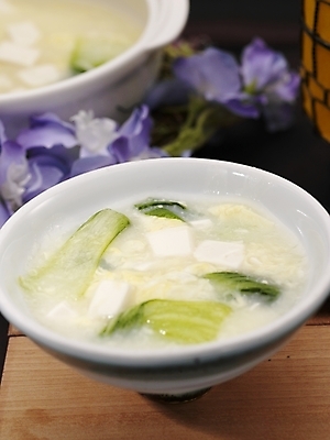 포토 JPG 스튜디오촬영 그릇 식기 접시 꽃 음식 실내 근접촬영 사람없음 장식 중식 탕 두부 산라탕 국내포토 식물 뷰포인트 내부 파일형식