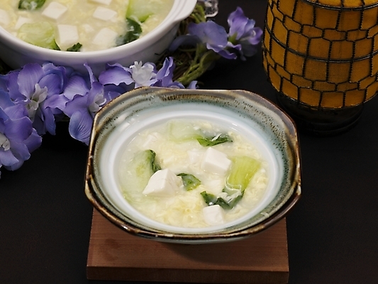 포토 JPG 스튜디오촬영 그릇 식기 접시 꽃 음식 실내 근접촬영 사람없음 장식 가로 중식 두부 산라탕 국내포토 식물 뷰포인트 내부 파일형식