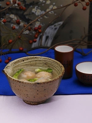 포토 JPG 스튜디오촬영 식물 그릇 식기 접시 음식 실내 사람없음 장식 세로 파란색 중식 나뭇가지 생선완자탕 국내포토 나무 컬러 내부 완자탕 파일형식 탕