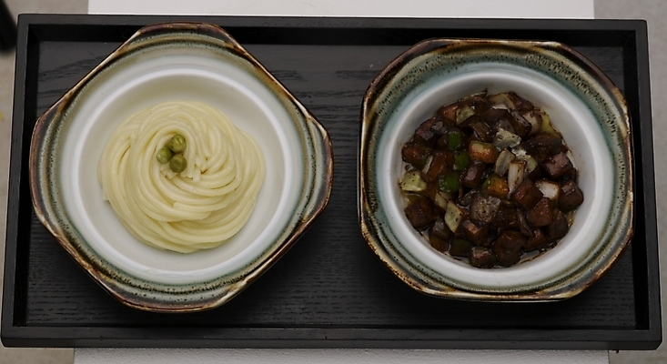 포토 JPG 스튜디오촬영 그릇 식기 접시 음식 쟁반 실내 근접촬영 사람없음 장식 하이앵글 중식 면류 면 짜장면 간짜장 국내포토 뷰포인트 내부 파일형식