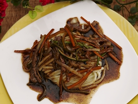 포토 JPG 스튜디오촬영 그릇 식기 접시 음식 실내 근접촬영 사람없음 장식 중식 면류 면 짜장면 국내포토 뷰포인트 내부 파일형식