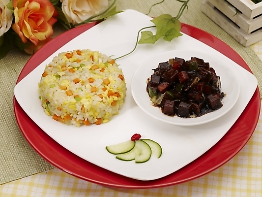 포토 JPG 스튜디오촬영 그릇 식기 접시 꽃 음식 밥 실내 사람없음 장식 중식 볶음밥 국내포토 식물 내부 파일형식