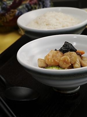 포토 JPG 스튜디오촬영 그릇 식기 접시 음식 젓가락 밥 실내 근접촬영 사람없음 장식 세로 중식 숟가락 잡탕밥 국내포토 뷰포인트 수저 내부 파일형식