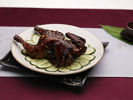 포토 JPG 스튜디오촬영 그릇 식기 접시 음식 오이 실내 근접촬영 사람없음 장식 가로 초록색 중식 치킨 닭 찻잔 깐풍소스닭튀김 국내포토 뷰포인트 컬러 채소 조류 잔 튀김 닭고기요리 파일형식