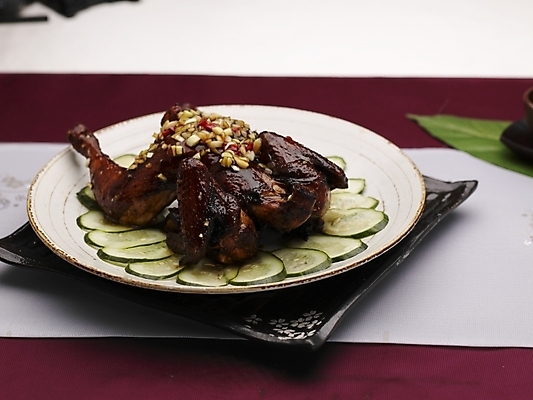 포토 JPG 스튜디오촬영 그릇 식기 접시 음식 오이 실내 근접촬영 사람없음 장식 가로 초록색 중식 치킨 닭 찻잔 깐풍소스닭튀김 국내포토 뷰포인트 컬러 채소 조류 잔 내부 튀김 닭고기요리 파일형식