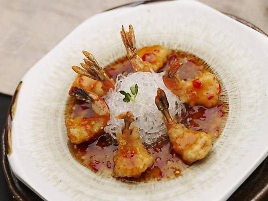 포토 JPG 스튜디오촬영 그릇 식기 접시 음식 새우 실내 근접촬영 사람없음 장식 가로 중식 칠리새우 국내포토 뷰포인트 갑각류 내부 파일형식