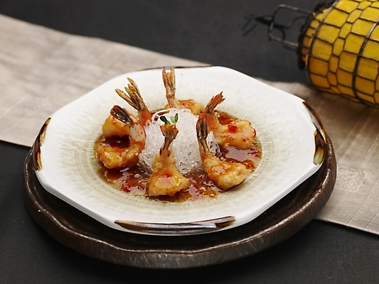 포토 JPG 스튜디오촬영 그릇 식기 접시 음식 새우 실내 근접촬영 사람없음 장식 가로 중식 칠리새우 국내포토 뷰포인트 갑각류 내부 파일형식