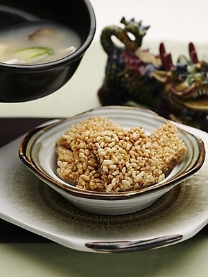 포토 JPG 스튜디오촬영 그릇 식기 접시 음식 실내 근접촬영 사람없음 장식 중식 붓기 누룽지탕 국내포토 뷰포인트 모션 내부 탕 파일형식