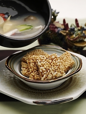 포토 JPG 스튜디오촬영 그릇 식기 접시 음식 실내 근접촬영 사람없음 장식 중식 붓기 누룽지탕 국내포토 뷰포인트 모션 내부 탕 파일형식