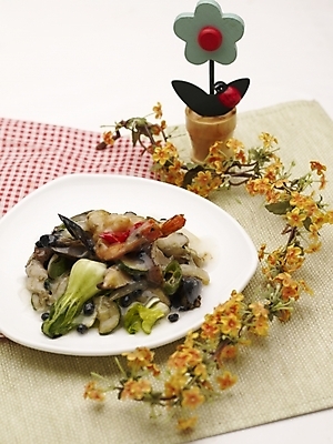 포토 JPG 스튜디오촬영 그릇 식기 접시 음식 실내 근접촬영 사람없음 장식 세로 중식 식탁보 미니화분 마늘콩소스해산물요리 국내포토 화분 뷰포인트 내부 파일형식