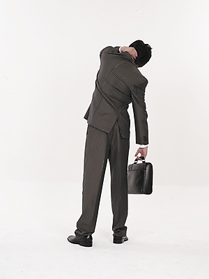 포토 JPG 스튜디오촬영 남자 포즈 서류가방 가방 스트레스 실내 피곤 한명 누끼 사람 정장 20대 성인 뒷모습 세로 한국인 직장인 비즈니스맨 남자만 남자한명만 성인남자만 청년만 청년남자만 청년남자한명만 성인한명만 성인남자한명만 성인만 국내포토 직업 1 잡화 옷 뷰포인트 컨셉 비즈니스 동양인 청년 내부 파일형식