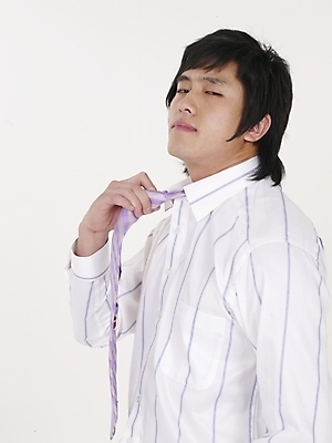 포토 JPG 스튜디오촬영 남자 포즈 넥타이 스트레스 실내 표정 피곤 한명 사람 정장 상반신 20대 성인 세로 한국인 직장인 비즈니스맨 남자만 남자한명만 성인남자만 청년만 청년남자만 청년남자한명만 성인한명만 성인남자한명만 성인만 국내포토 직업 1 잡화 옷 컨셉 비즈니스 동양인 청년 내부 파일형식