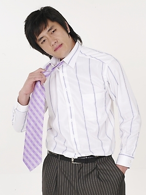 포토 JPG 스튜디오촬영 남자 포즈 넥타이 스트레스 실내 표정 피곤 한명 누끼 사람 정장 상반신 20대 성인 세로 한국인 직장인 비즈니스맨 남자만 남자한명만 성인남자만 청년만 청년남자만 청년남자한명만 성인한명만 성인남자한명만 성인만 국내포토 직업 1 잡화 옷 컨셉 비즈니스 동양인 청년 내부 파일형식