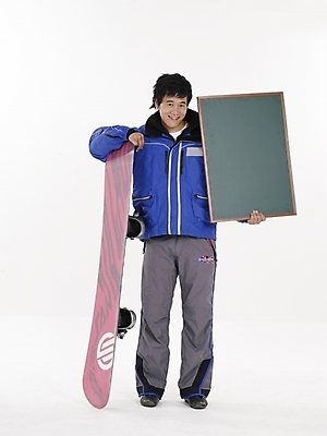 포토 JPG 스튜디오촬영 전신 남자 포즈 겨울스포츠 실내 표정 한명 누끼 사람 20대 세로 레포츠 파란색 청춘 칠판 회색 한국인 스노우보드 스키복 남자만 남자한명만 성인남자만 청년만 청년남자만 청년남자한명만 성인한명만 성인남자한명만 성인만 국내포토 1 옷 스포츠 컬러 컨셉 레저 스키 동양인 청년 내부 보드_스포츠 파일형식