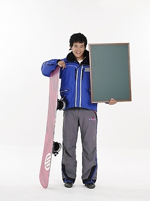 포토 JPG 스튜디오촬영 전신 남자 포즈 겨울스포츠 실내 표정 한명 누끼 사람 20대 세로 레포츠 파란색 청춘 칠판 회색 한국인 스노우보드 스키복 남자만 남자한명만 성인남자만 청년만 청년남자만 청년남자한명만 성인한명만 성인남자한명만 성인만 국내포토 1 옷 스포츠 컬러 컨셉 레저 스키 동양인 청년 내부 보드_스포츠 파일형식