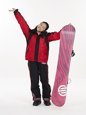 포토 JPG 스튜디오촬영 전신 긴머리 여자 포즈 겨울스포츠 실내 표정 한명 누끼 사람 20대 빨간색 세로 레포츠 청춘 검은색 한국인 스노우보드 스키복 여자만 여자한명만 성인여자만 청년만 청년여자만 성인한명만 청년여자한명만 성인여자한명만 성인만 국내포토 1 헤어스타일 옷 스포츠 컬러 컨셉 레저 스키 동양인 청년 내부 보드_스포츠 파일형식