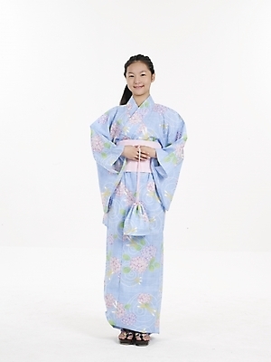 포토 JPG 스튜디오촬영 전신 모델 여자 아시아 외국문화 포즈 일본문화 실내 표정 한명 누끼 사람 동양인 세로 일본 전통의상 기모노 여자만 여자한명만 국내포토 1 동양문화 전통 나라 문화 인종 내부 일본전통의상 파일형식