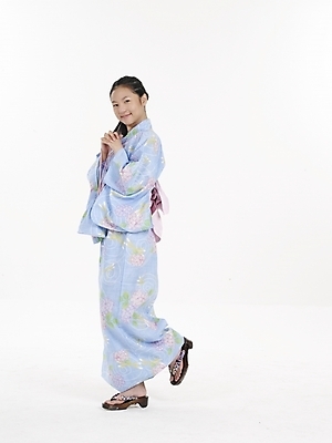 포토 JPG 스튜디오촬영 전신 모델 여자 아시아 외국문화 포즈 일본문화 실내 표정 한명 누끼 사람 동양인 세로 일본 전통의상 기모노 여자만 여자한명만 국내포토 1 동양문화 전통 나라 문화 인종 내부 일본전통의상 파일형식