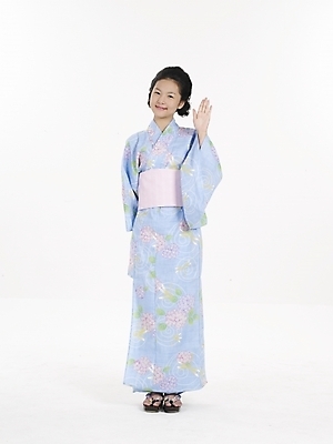 포토 JPG 스튜디오촬영 전신 모델 여자 아시아 외국문화 포즈 일본문화 실내 표정 한명 누끼 사람 동양인 세로 일본 전통의상 기모노 여자만 여자한명만 국내포토 1 동양문화 전통 나라 문화 인종 내부 일본전통의상 파일형식