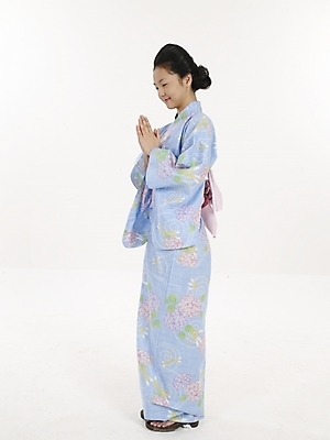 포토 JPG 스튜디오촬영 전신 모델 여자 아시아 외국문화 포즈 일본문화 실내 표정 한명 누끼 사람 동양인 세로 일본 전통의상 기모노 여자만 여자한명만 국내포토 1 동양문화 전통 나라 문화 인종 내부 일본전통의상 파일형식