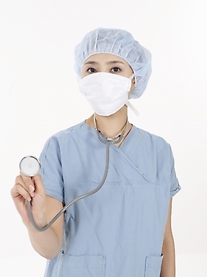 포토 JPG 스튜디오촬영 직업 여자 포즈 의학 청진기 의료기기 실내 마스크 한명 누끼 사람 동양인 상반신 20대 성인 치료 세로 한국인 의료진 의사 수술복 여자만 여자한명만 성인여자만 청년만 청년여자만 성인한명만 청년여자한명만 성인여자한명만 성인만 국내포토 1 인종 청년 내부 가운 파일형식