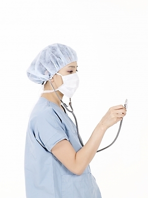 포토 JPG 스튜디오촬영 직업 여자 포즈 의학 청진기 의료기기 실내 마스크 한명 누끼 사람 동양인 상반신 20대 성인 치료 세로 한국인 의료진 의사 수술복 여자만 여자한명만 성인여자만 청년만 청년여자만 성인한명만 청년여자한명만 성인여자한명만 성인만 국내포토 1 인종 청년 내부 가운 파일형식