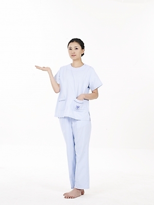 포토 JPG 스튜디오촬영 전신 직업 여자 포즈 의학 실내 한명 누끼 사람 동양인 20대 성인 치료 세로 한국인 간호사 의료진 여자만 여자한명만 성인여자만 청년만 청년여자만 성인한명만 청년여자한명만 성인여자한명만 성인만 국내포토 1 인종 청년 내부 파일형식