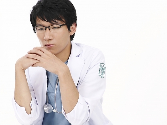 포토 JPG 스튜디오촬영 직업 남자 포즈 의학 청진기 의료기기 실내 한명 사람 동양인 상반신 20대 성인 치료 가로 한국인 의료진 의사 남자만 남자한명만 성인남자만 청년만 청년남자만 청년남자한명만 성인한명만 성인남자한명만 성인만 국내포토 1 인종 청년 내부 파일형식