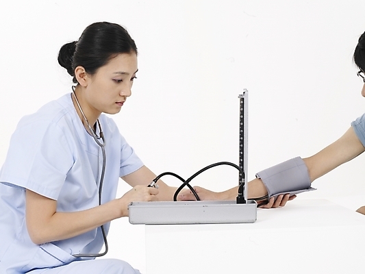 포토 JPG 스튜디오촬영 직업 여자 포즈 의학 청진기 의료기기 실내 한명 사람 동양인 상반신 20대 성인 치료 가로 한국인 간호사 의료진 혈압계 여자만 여자한명만 성인여자만 청년만 청년여자만 성인한명만 청년여자한명만 성인여자한명만 성인만 국내포토 1 인종 청년 내부 혈압 파일형식