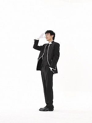 포토 JPG 스튜디오촬영 전신 모델 남자 포즈 신랑 결혼 실내 표정 한명 누끼 사람 동양인 정장 턱시도 20대 성인 세로 한국인 남자만 남자한명만 성인남자만 청년만 청년남자만 청년남자한명만 성인한명만 성인남자한명만 성인만 국내포토 1 옷 인종 이벤트 청년 내부 파일형식